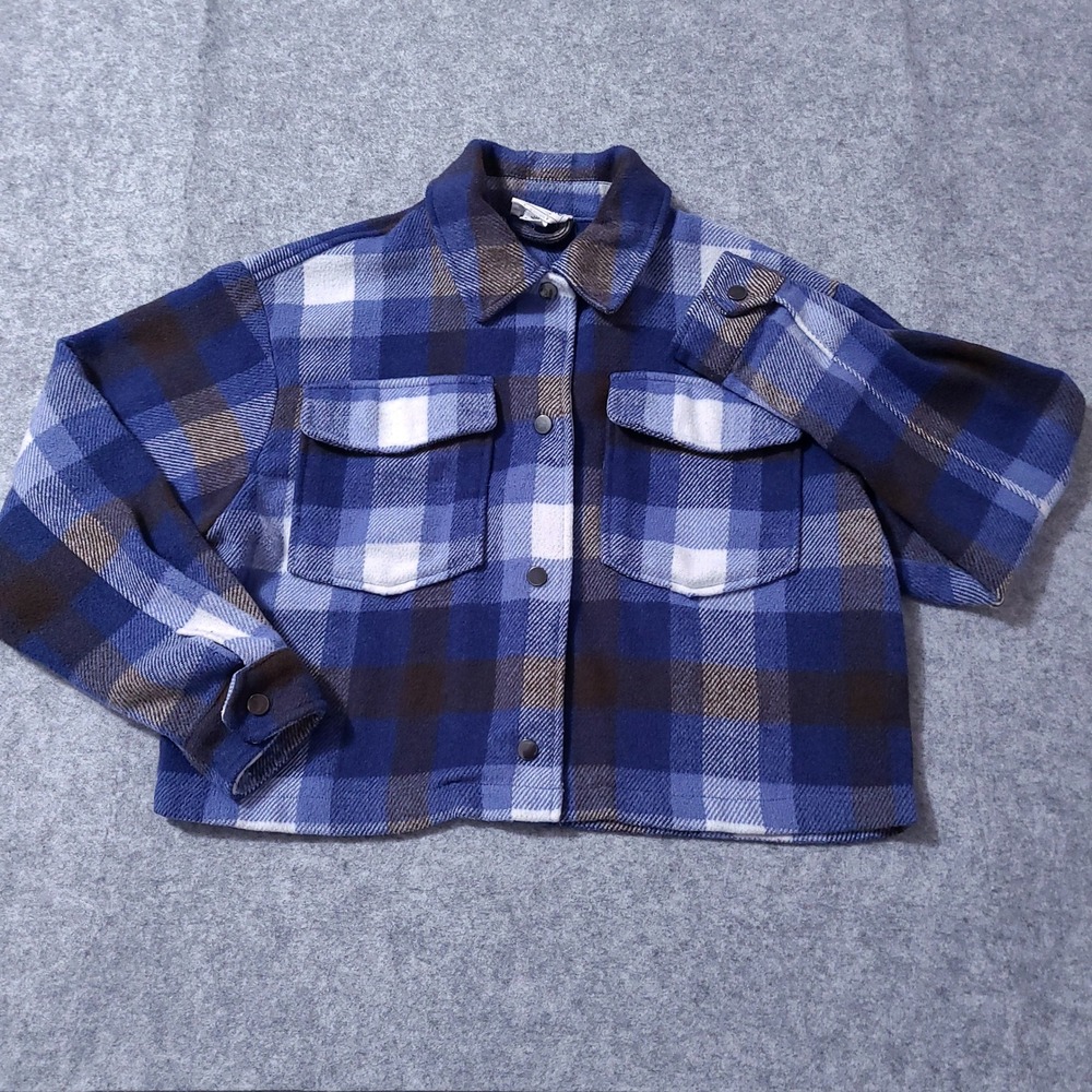 For The Republic Plaid Shacket Womens Medium Blue Cropped Snap Front Flannel